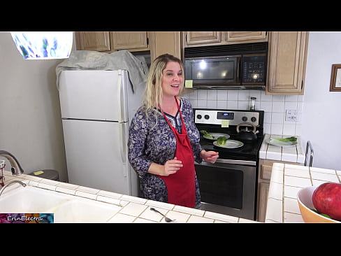 ❤️ Ibu tiri memerah susunya di dapur sebelum tarikhnya ☑ Lucah dubur pada ms.extratorrents.top ❌️❤